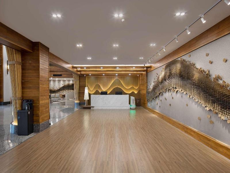 Microtel By Wyndham Xishuangbanna City Center image