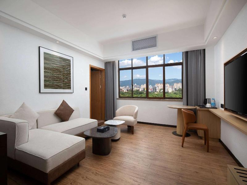 Microtel By Wyndham Xishuangbanna City Center image