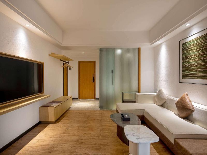Microtel By Wyndham Xishuangbanna City Center image