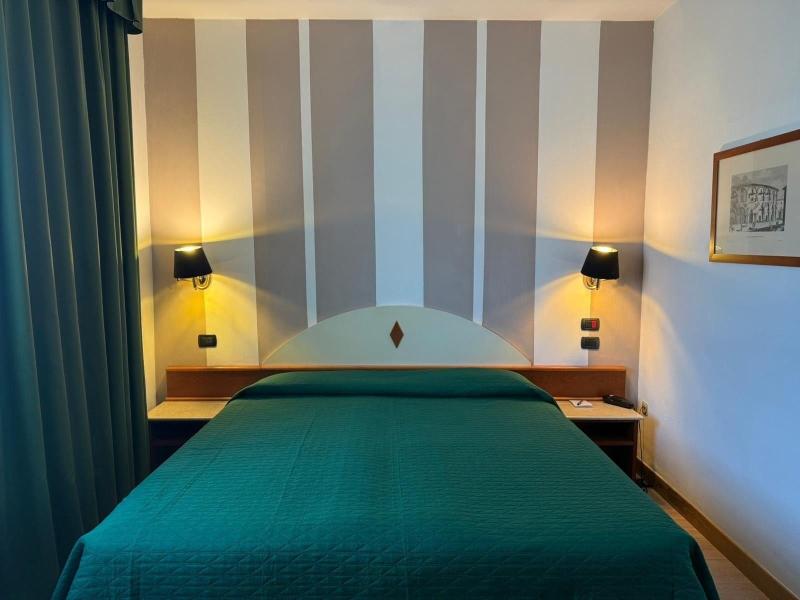 Hotel Le Ville image
