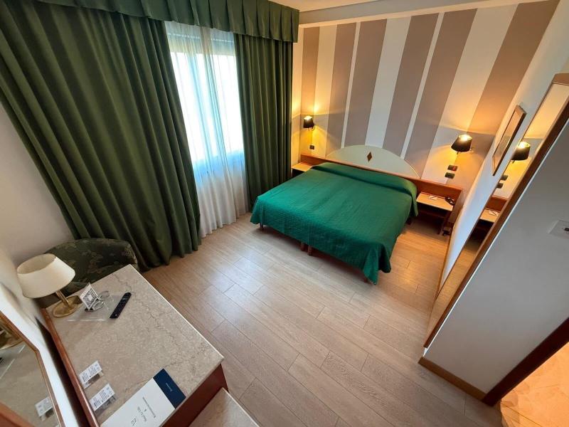 Hotel Le Ville image