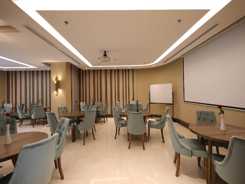 Gladiolus Hotel image