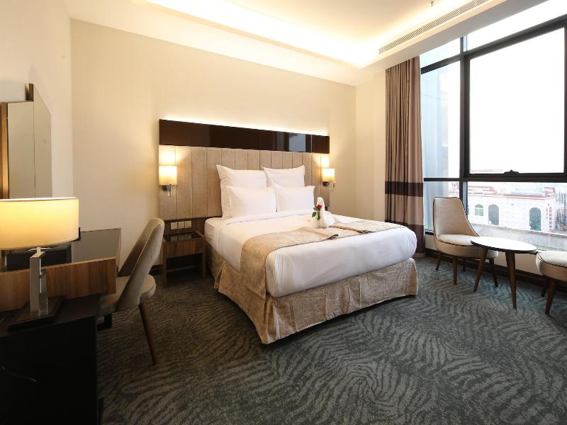 Gladiolus Hotel image