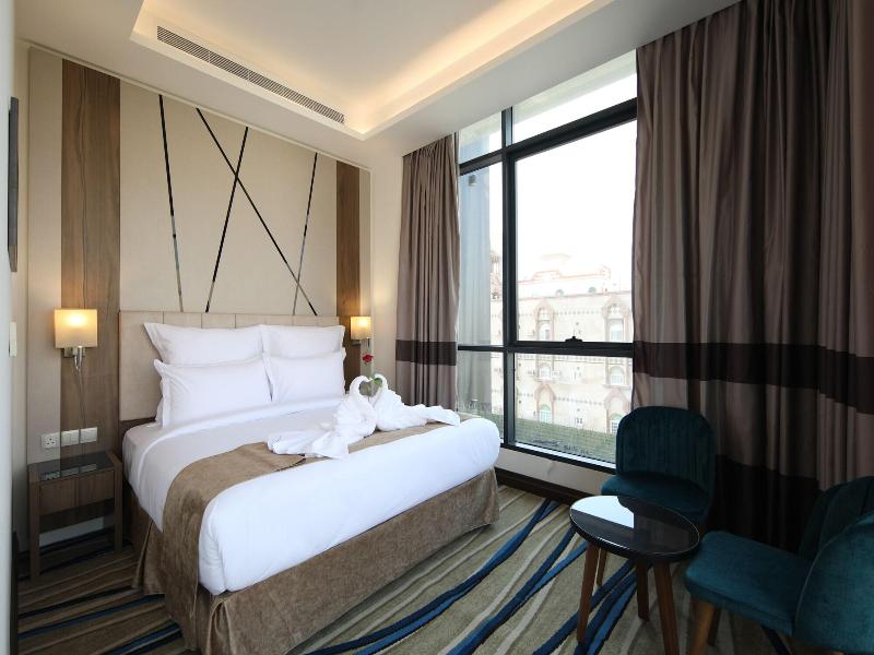 Gladiolus Hotel image