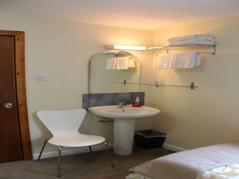 Hillview Guest House image