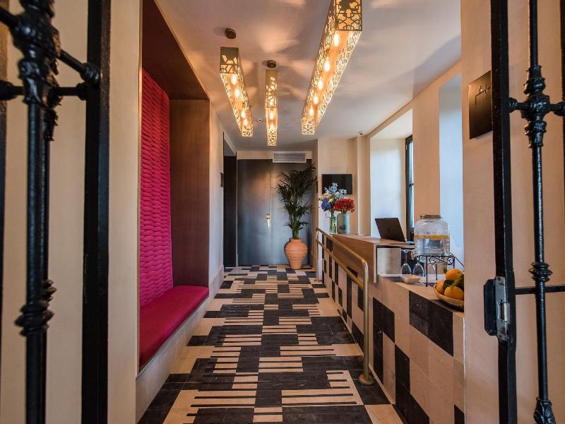 Suites Murillo Plaza Sta Cruz image