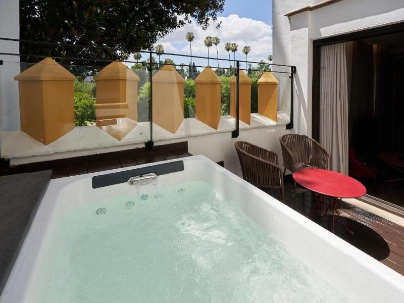 Suites Murillo Plaza Sta Cruz image