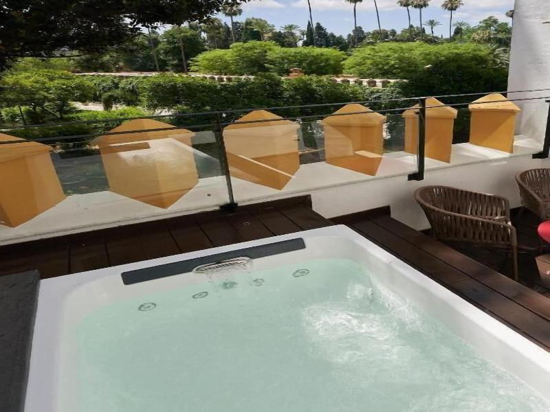 Suites Murillo Plaza Sta Cruz image