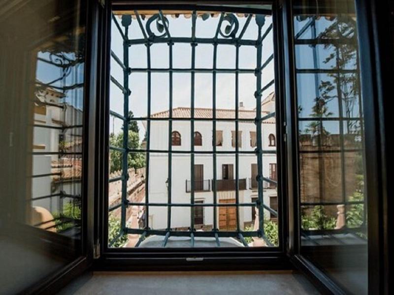 Suites Murillo Plaza Sta Cruz image