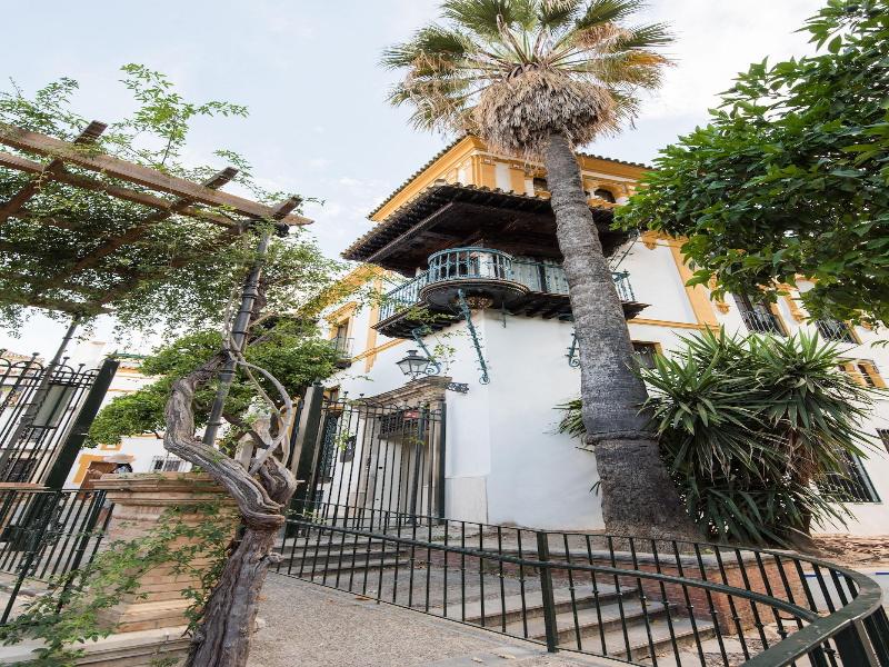 Suites Murillo Plaza Sta Cruz image