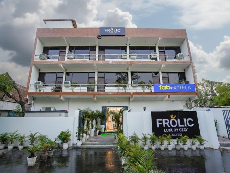 Fabhotel Frolic Luxury Stay image