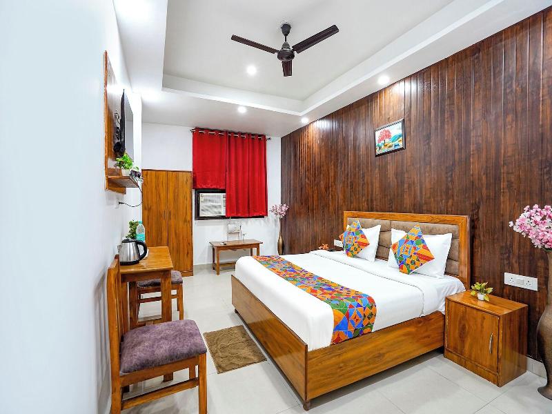 Fabhotel Frolic Luxury Stay image