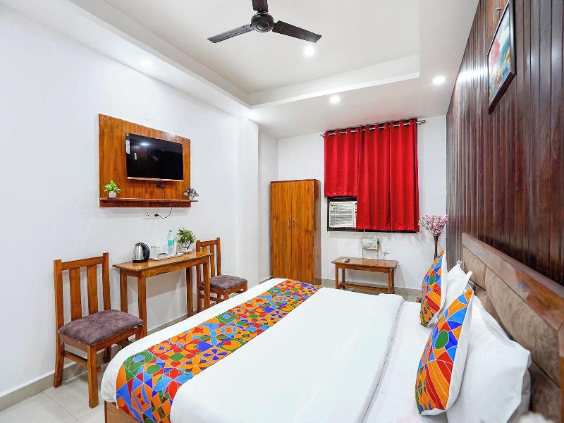 Fabhotel Frolic Luxury Stay image