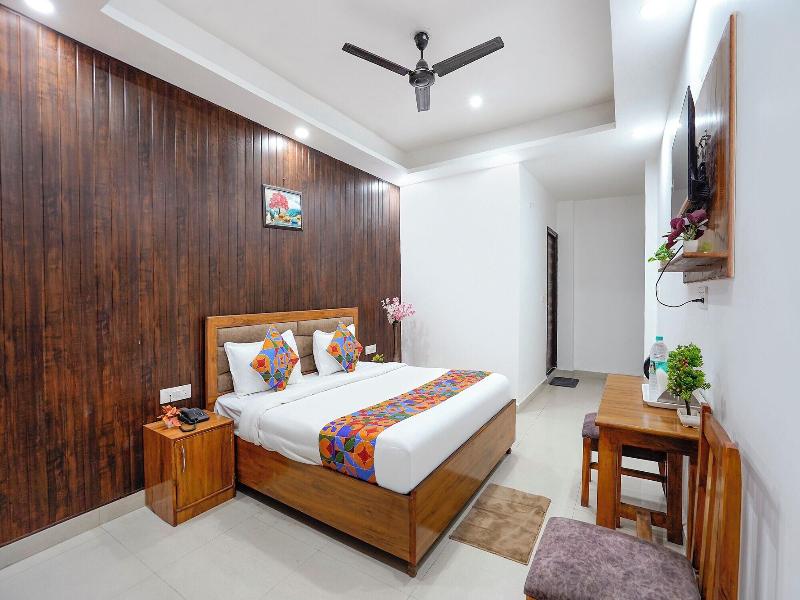 Fabhotel Frolic Luxury Stay image