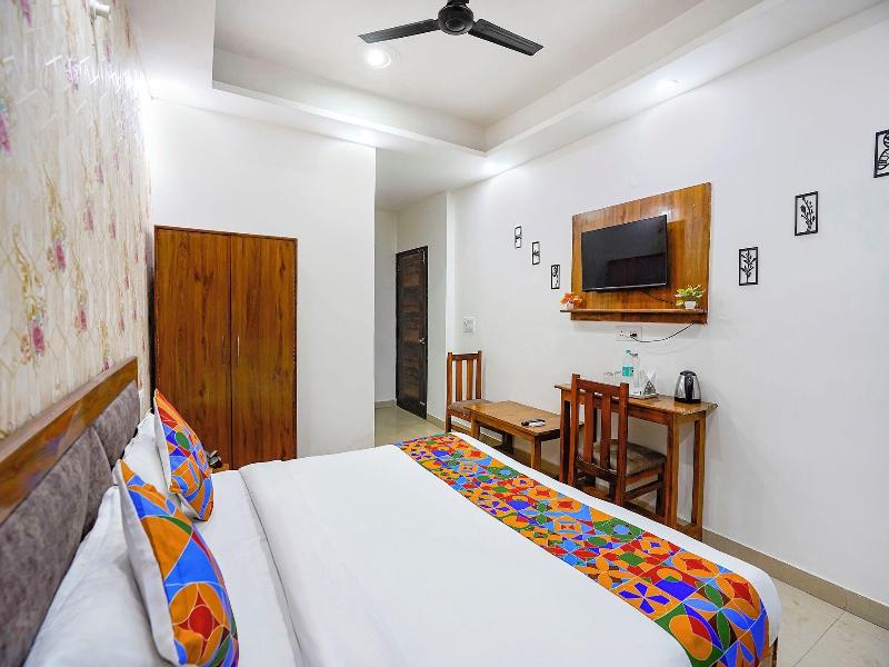 Fabhotel Frolic Luxury Stay image