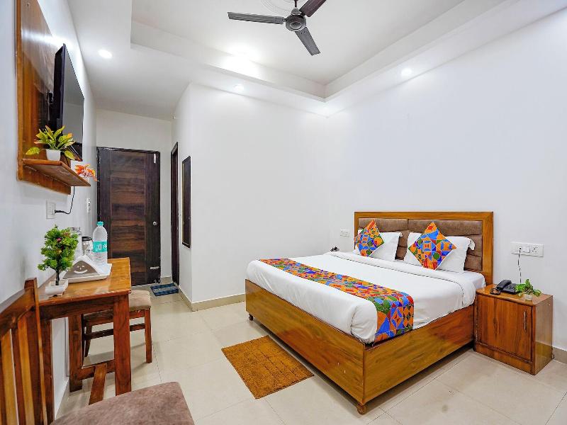 Fabhotel Frolic Luxury Stay image