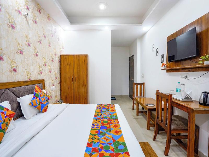 Fabhotel Frolic Luxury Stay image