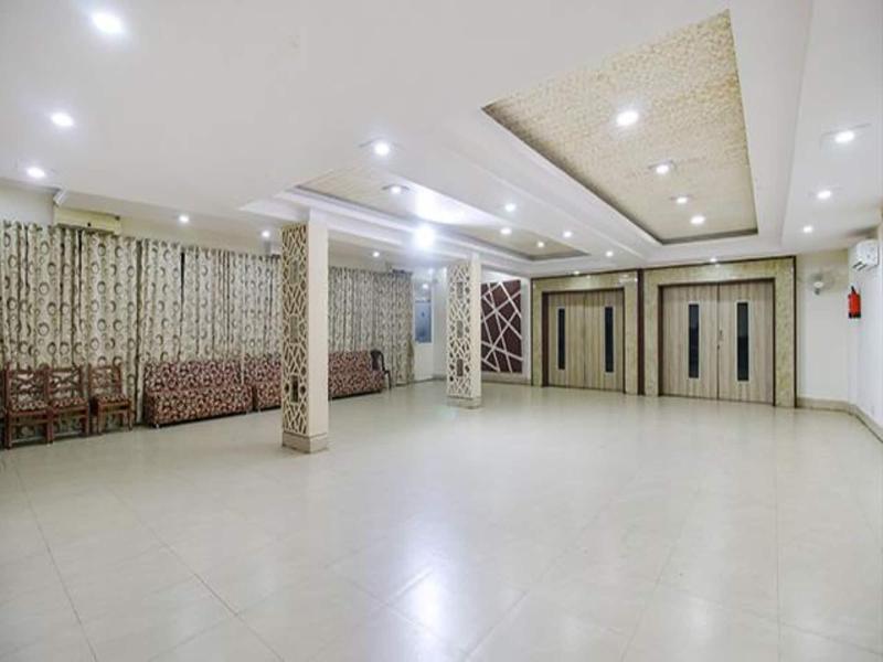 Fabhotel Silver Inn I image