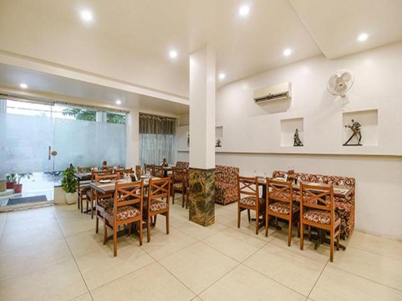 Fabhotel Silver Inn I image