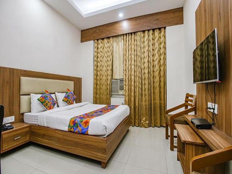 Fabhotel Silver Inn I image