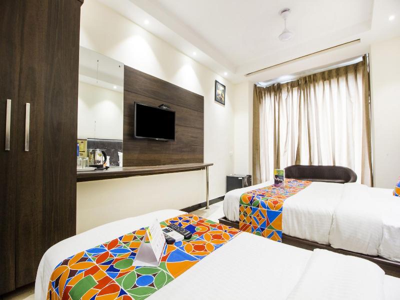 Fabhotel Le Continental image