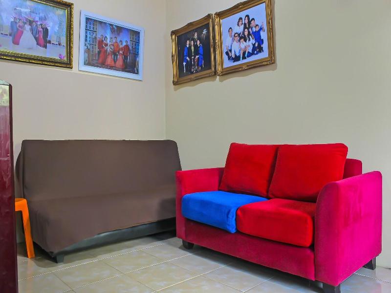 Oyo Life 92593 Penginapan Sultan Haji 1 image