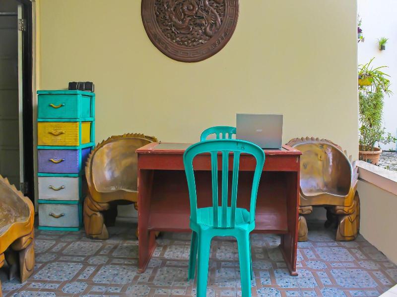 Oyo Life 92593 Penginapan Sultan Haji 1 image