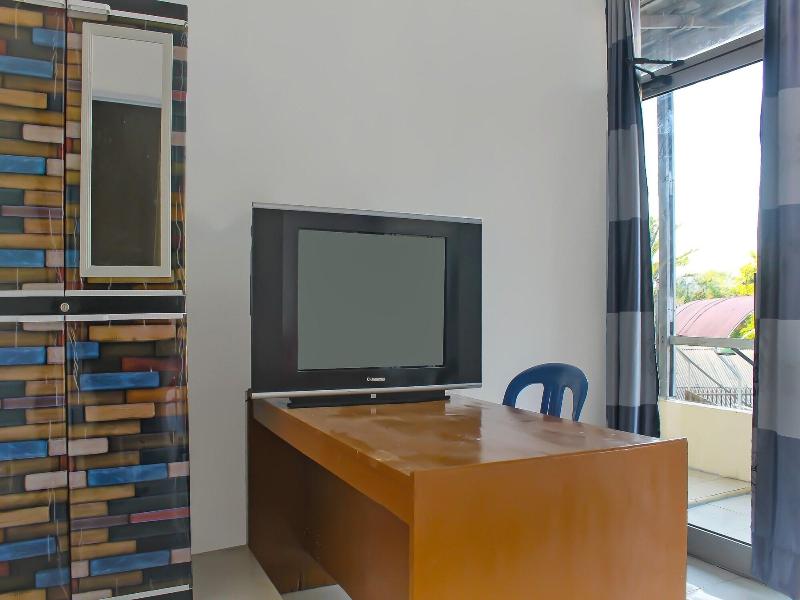 Oyo Life 92593 Penginapan Sultan Haji 1 image