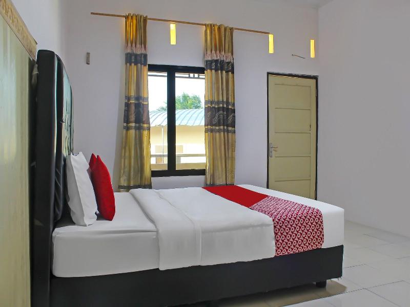Oyo Life 92593 Penginapan Sultan Haji 1 image