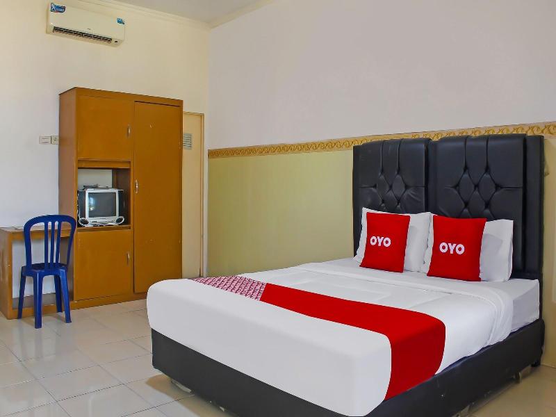 Oyo Life 92593 Penginapan Sultan Haji 1 image