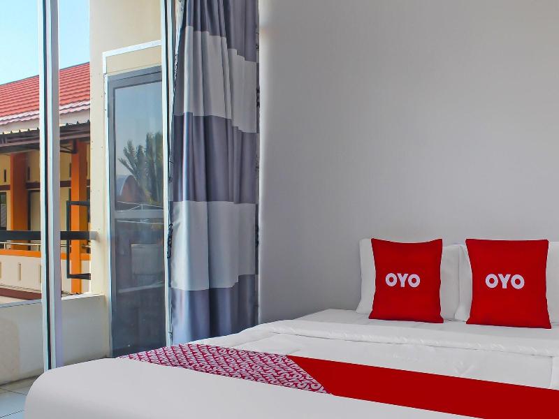 Oyo Life 92593 Penginapan Sultan Haji 1 image