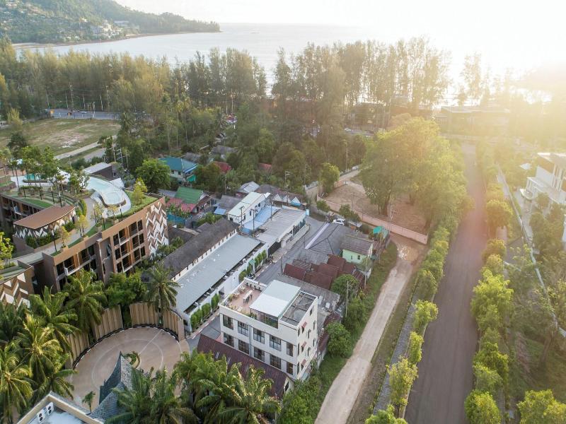 Club 22 Kamala Suites image