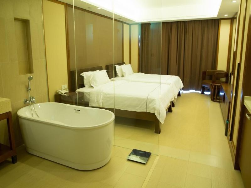 Ramada By Wyndham Huizhou Xunliao Bay image