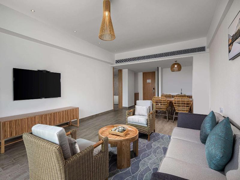 Ramada By Wyndham Huizhou Xunliao Bay image
