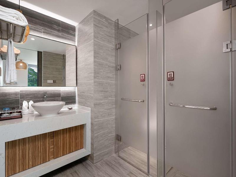 Ramada By Wyndham Huizhou Xunliao Bay image