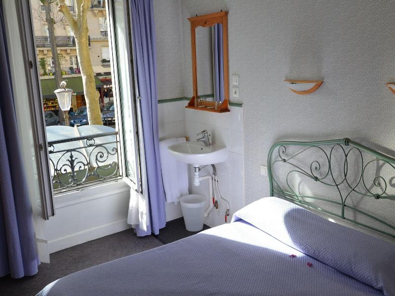 Port Royal Hotel image