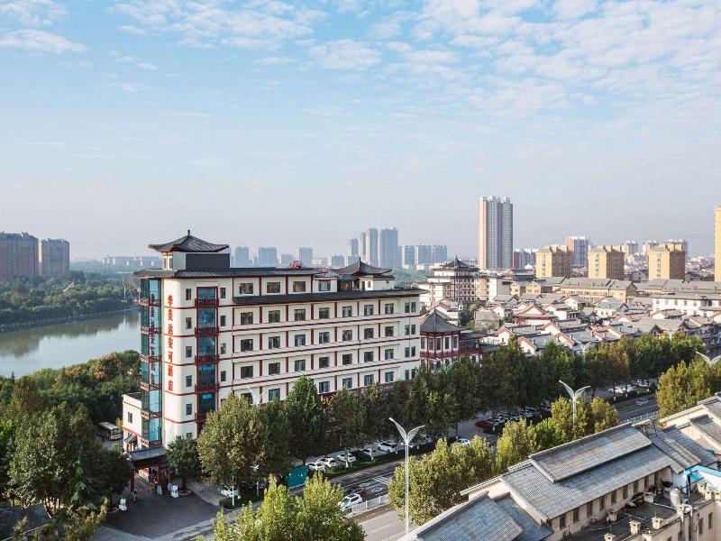 Ramada Encore By Wyndham Linqu Downtown