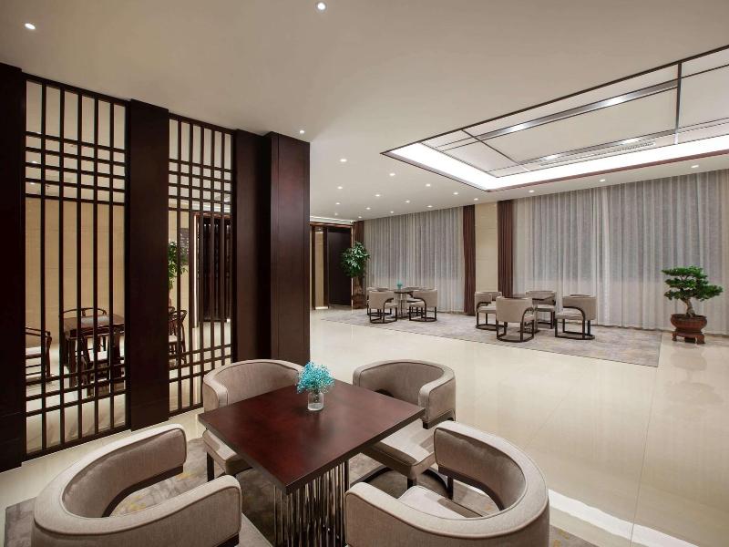 Ramada Encore By Wyndham Linqu Downtown
