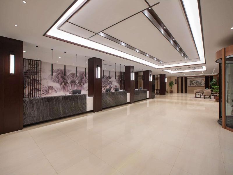 Ramada Encore By Wyndham Linqu Downtown
