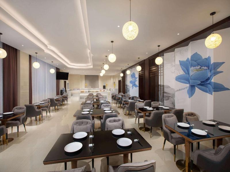 Ramada Encore By Wyndham Linqu Downtown