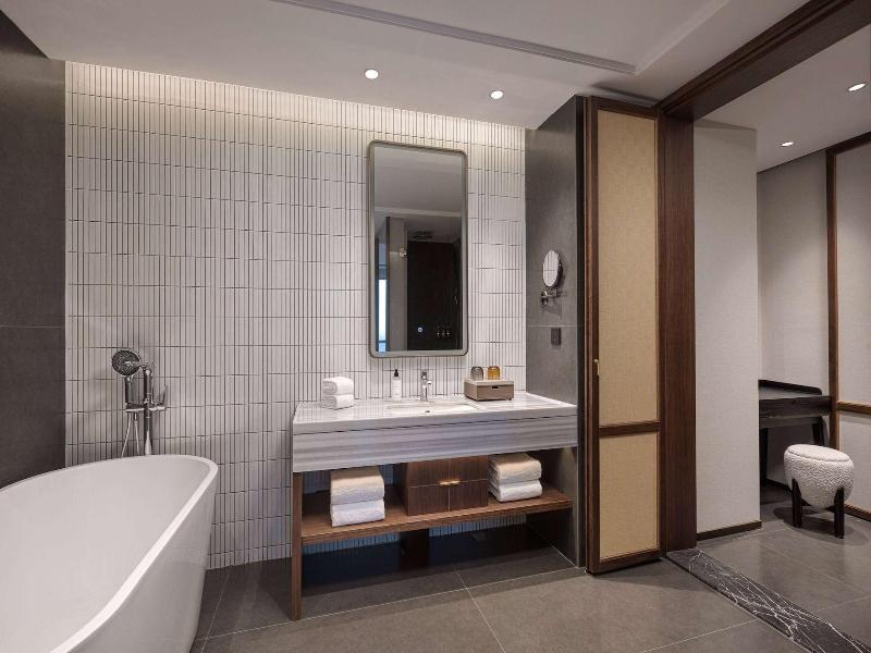 Days Hotel By Wyndham Changsha Yuhua image