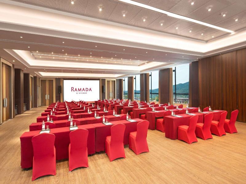 Ramada By Wyndham Yingshan Jiulongwan Resort