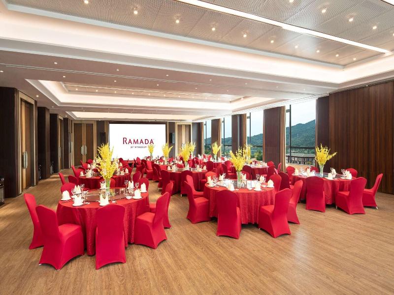 Ramada By Wyndham Yingshan Jiulongwan Resort
