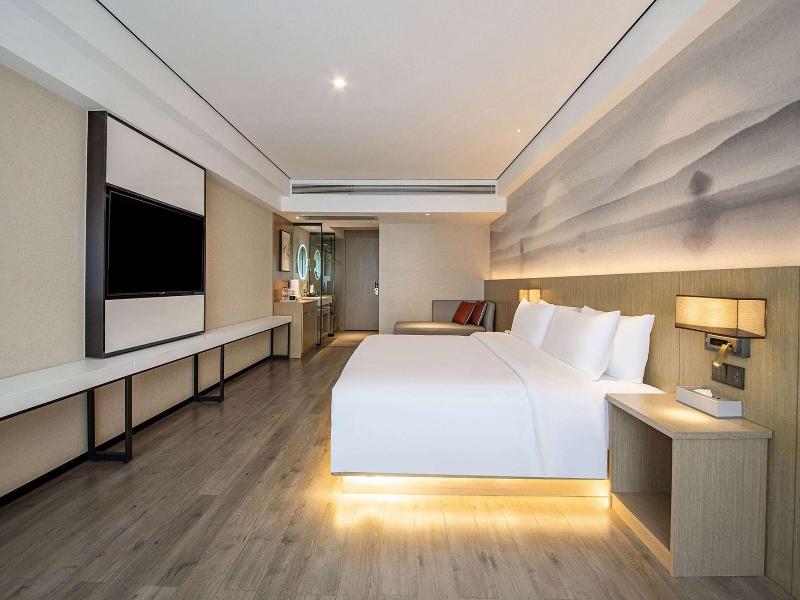Ramada Encore By Wyndham Kunming Guandu image