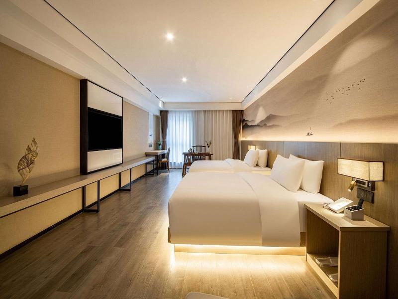 Ramada Encore By Wyndham Kunming Guandu image