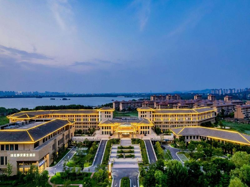 Howard Johnson Lakeview Hotel Huaibei — general view