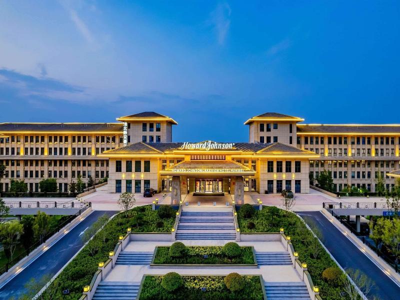 Howard Johnson Lakeview Hotel Huaibei — general view