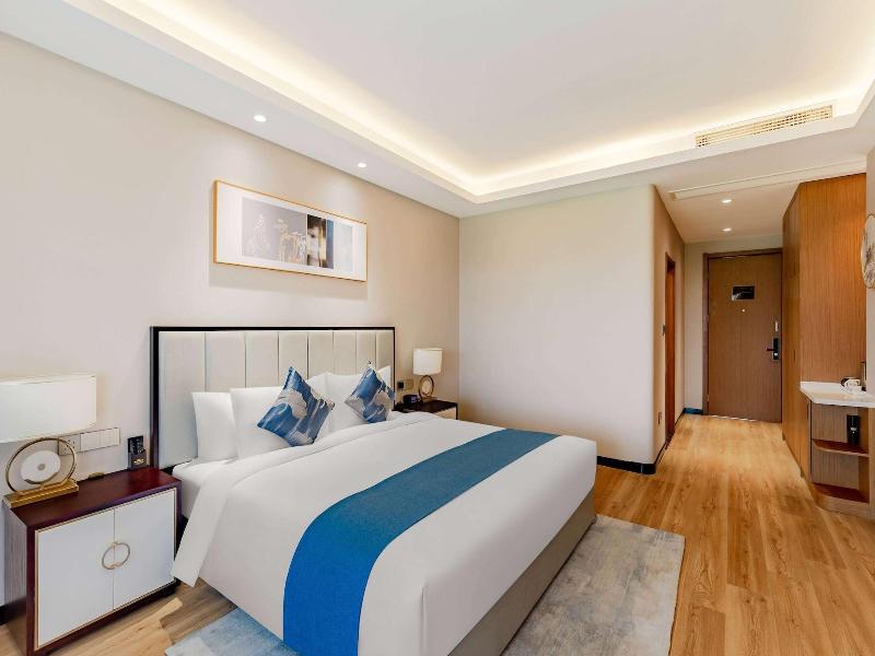 DOUBLE EXECUTIVE KING BED
