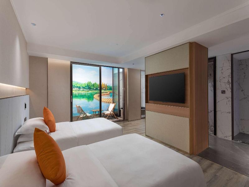 Hawthorn By Wyndham Honghe Mile Hot Spring image