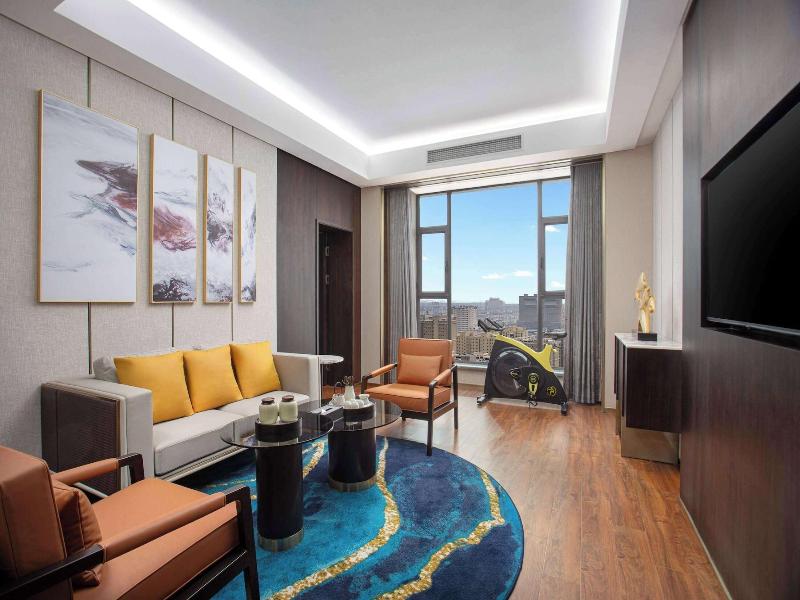 FAMILY ROOM TWO BEDS
